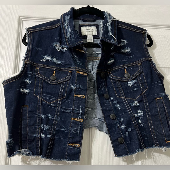 Forever 21 Jackets & Blazers - F21 Distressed Cropped Denim Jacket